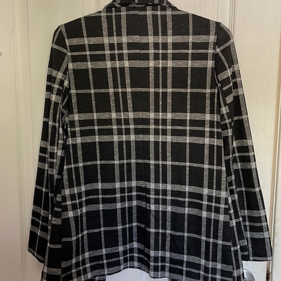 Casual, fun stripy blazer! - Picture 4 of 4